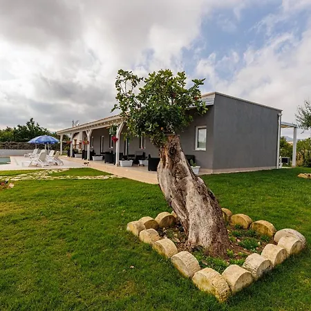 Perladelmare Aparthotel 4*