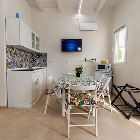 Perladelmare Lägenhetshotell Avola